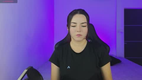 Snapshot of sarah_swtt chatting on 11-20-25, 03:07 - next broadcast 28 nov 7 pm Col online show from 11-20-25, 03:07