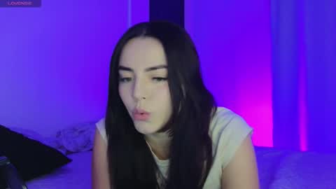 Snapshot of sarah_swtt chatting on 11-21-25, 04:11 - next broadcast 28 nov 7 pm Col online show from 11-21-25, 04:11