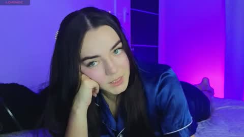 Snapshot of sarah_swtt chatting on 11-25-25, 04:12 - next broadcast 28 nov 7 pm Col online show from 11-25-25, 04:12