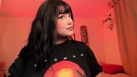 Snapshot of sarah_volkov chatting on 05-28-26, 05:05 online show from 05-28-26, 05:05