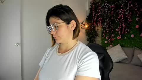 Sarah Deyvis online show from 01-12-26, 02:22