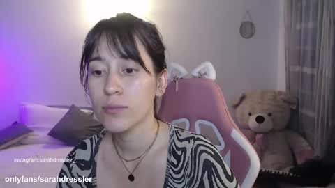 Snapshot of sarahdressler chatting on 09-21-25, 01:51 sarahdressler online show from 09-21-25, 01:51