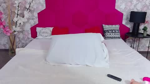 SarahEshley online show from 12-23-24, 06:48