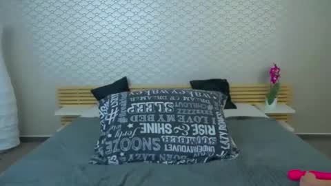 SarahEshley online show from 01-12-25, 01:16