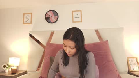 Snapshot of sarahevans__ chatting on 12-27-24, 07:24 Sarah Evans online show from 12-27-24, 07:24