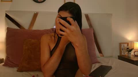 Snapshot of sarahevans__ chatting on 01-03-25, 07:29 Sarah Evans online show from 01-03-25, 07:29