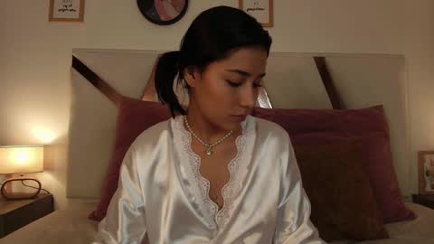 Snapshot of sarahevans__ chatting on 01-08-25, 07:45 Sarah Evans online show from 01-08-25, 07:45