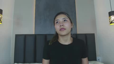 Snapshot of sarahevans__ chatting on 03-12-25, 06:40 Sarah Evans online show from 03-12-25, 06:40