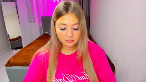 Sarah online show from 11-06-25, 02:29