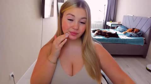 Snapshot of sarahmils chatting on 04-24-26, 01:46 Sarah online show from 04-24-26, 01:46