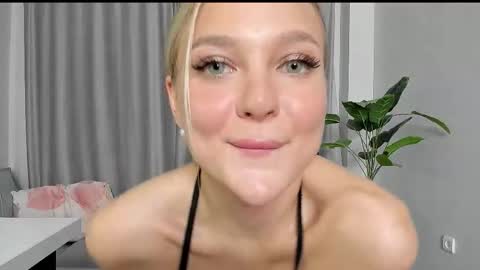 sarahphyllis online show from 09-23-25, 07:39