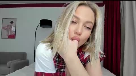 sarahphyllis online show from 10-02-25, 07:43