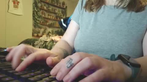 Snapshot of sarahpmummy chatting on 05-07-26, 12:05 Sarah online show from 05-07-26, 12:05