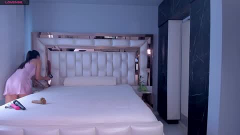 Snapshot of sarahpreston1 chatting on 01-10-25, 04:30 Sarah online show from 01-10-25, 04:30