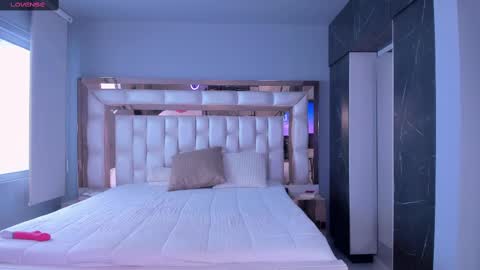 Snapshot of sarahpreston1 chatting on 03-12-25, 06:33 Sarah online show from 03-12-25, 06:33