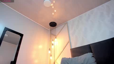 Snapshot of sarahsaenz_ chatting on 11-17-25, 11:38 Sarah online show from 11-17-25, 11:38