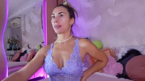Snapshot of sarajennyfer chatting on 07-03-26, 03:57 Jenny online show from 07-03-26, 03:57