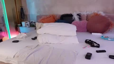 Snapshot of sarajennyfer chatting on 07-07-26, 05:43 Jenny online show from 07-07-26, 05:43