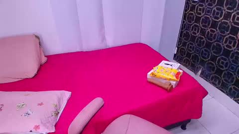 Sara  online show from 02-19-25, 12:00