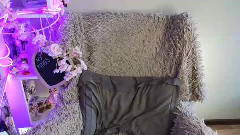 Snapshot of sarakaell chatting on 09-10-25, 02:33 Sara online show from 09-10-25, 02:33