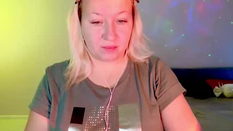 Sara online show from 10-14-25, 03:51