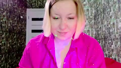 Snapshot of sarakatherin chatting on 04-23-26, 03:52 Sara online show from 04-23-26, 03:52