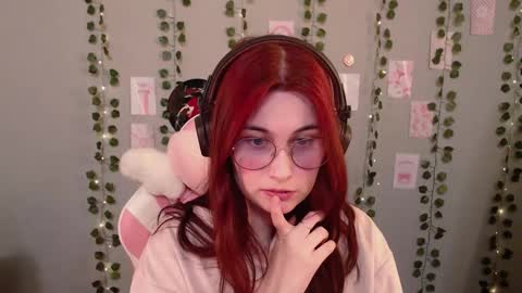 Sara online show from 12-18-25, 02:23