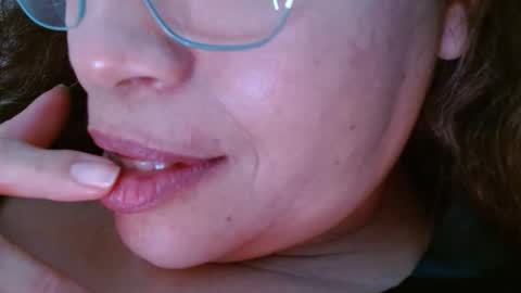 Snapshot of saralove2 chatting on 01-24-25, 06:04 sara online show from 01-24-25, 06:04