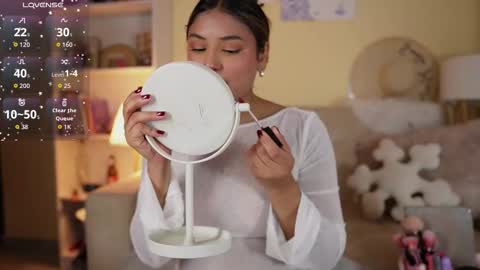 Snapshot of saraparisi_ chatting on 11-08-25, 10:52 Sara online show from 11-08-25, 10:52