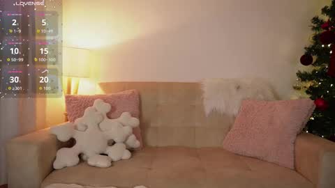 Snapshot of saraparisi_ chatting on 11-29-25, 11:08 Sara online show from 11-29-25, 11:08