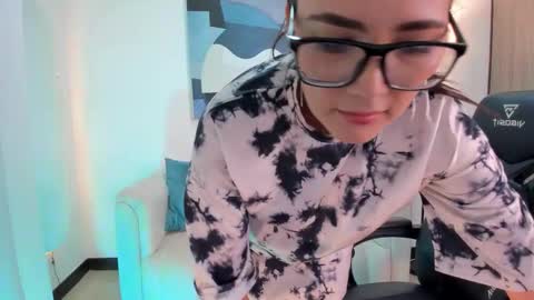 I am Sara  online show from 09-24-25, 06:22