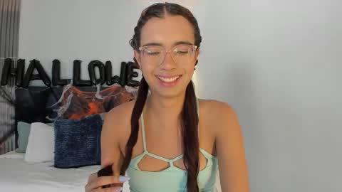 Sara online show from 10-28-25, 08:11