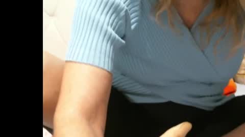 Snapshot of sarasexx33 chatting on 03-04-25, 02:42 sarasexx33 online show from 03-04-25, 02:42