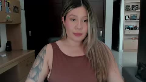 Snapshot of sarasmith19 chatting on 02-12-25, 07:56 Sara sarasmithfun by instagram online show from 02-12-25, 07:56