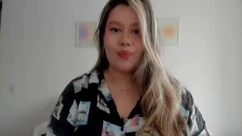 Snapshot of sarasmith19 chatting on 06-05-26, 03:51 Sara sarasmithfun by instagram online show from 06-05-26, 03:51