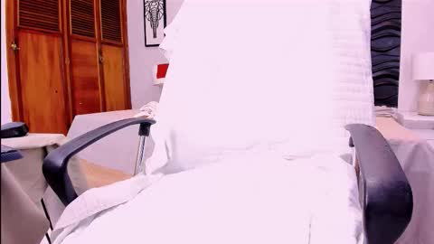 Snapshot of sarasofia44 chatting on 11-11-25, 05:13 Sara Sofia online show from 11-11-25, 05:13