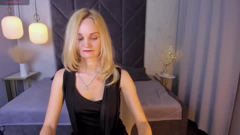 Sara online show from 09-11-25, 01:33