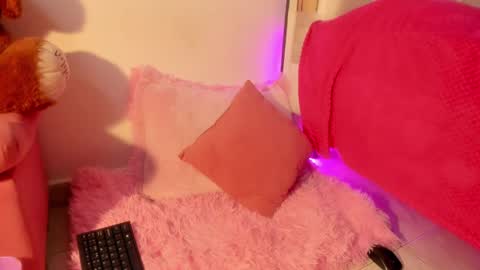 Snapshot of saratorresxx chatting on 02-21-25, 11:21 Sara online show from 02-21-25, 11:21