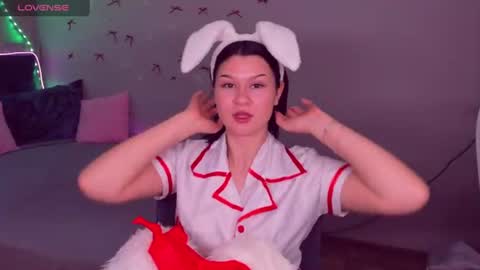 Snapshot of saravivid chatting on 06-17-26, 05:32 SaraVivid online show from 06-17-26, 05:32