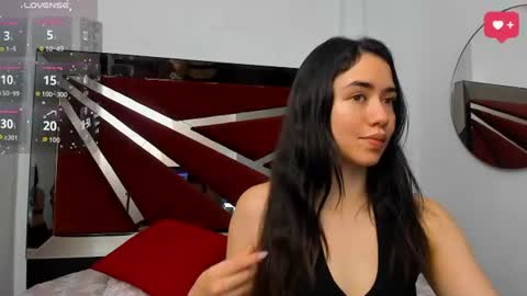 Snapshot of sarawagner_ chatting on 07-12-26, 12:56 online show from 07-12-26, 12:56