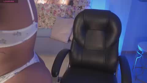 Sara Winstone online show from 03-14-26, 09:42