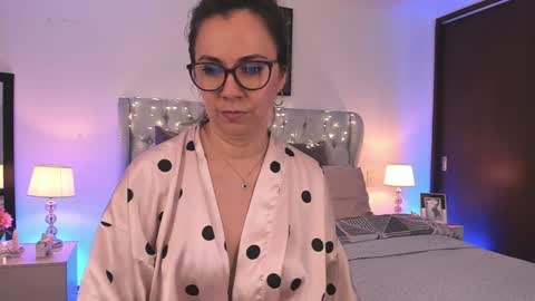 Snapshot of sarhamccormick chatting on 01-12-25, 07:10 sarha online show from 01-12-25, 07:10