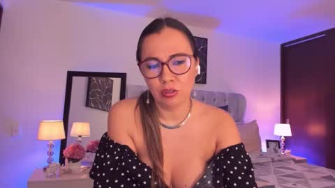 sarha online show from 10-21-25, 02:07