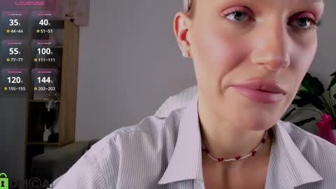 Your Selena 3 online show from 04-03-26, 03:04