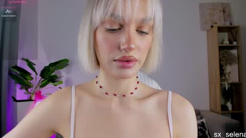 Your Selena 3 online show from 04-05-26, 03:04