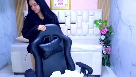 Snapshot of sarita_09_s chatting on 07-14-26, 10:21 Sara online show from 07-14-26, 10:21
