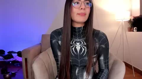 Snapshot of sarita_3 chatting on 09-18-25, 12:01 Sarita Lozano online show from 09-18-25, 12:01