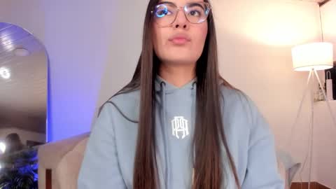 Snapshot of sarita_3 chatting on 11-10-25, 11:48 Sarita Lozano online show from 11-10-25, 11:48