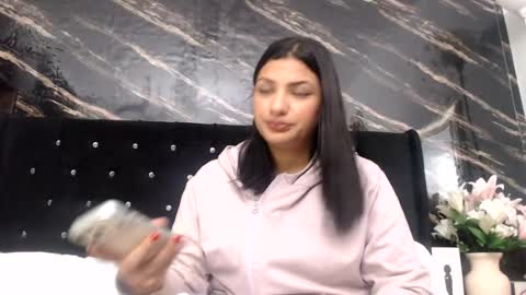 Snapshot of sarita_multisquirt chatting on 08-01-26, 02:44 Sara online show from 08-01-26, 02:44
