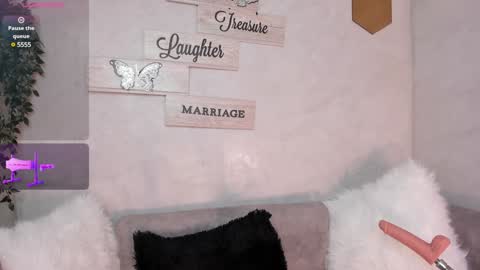 Snapshot of saritas_ chatting on 01-25-25, 11:00 SARA online show from 01-25-25, 11:00